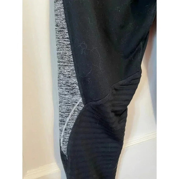 Champion Women's Size Medium Black & Gray Leggings - Picture 7 of 8